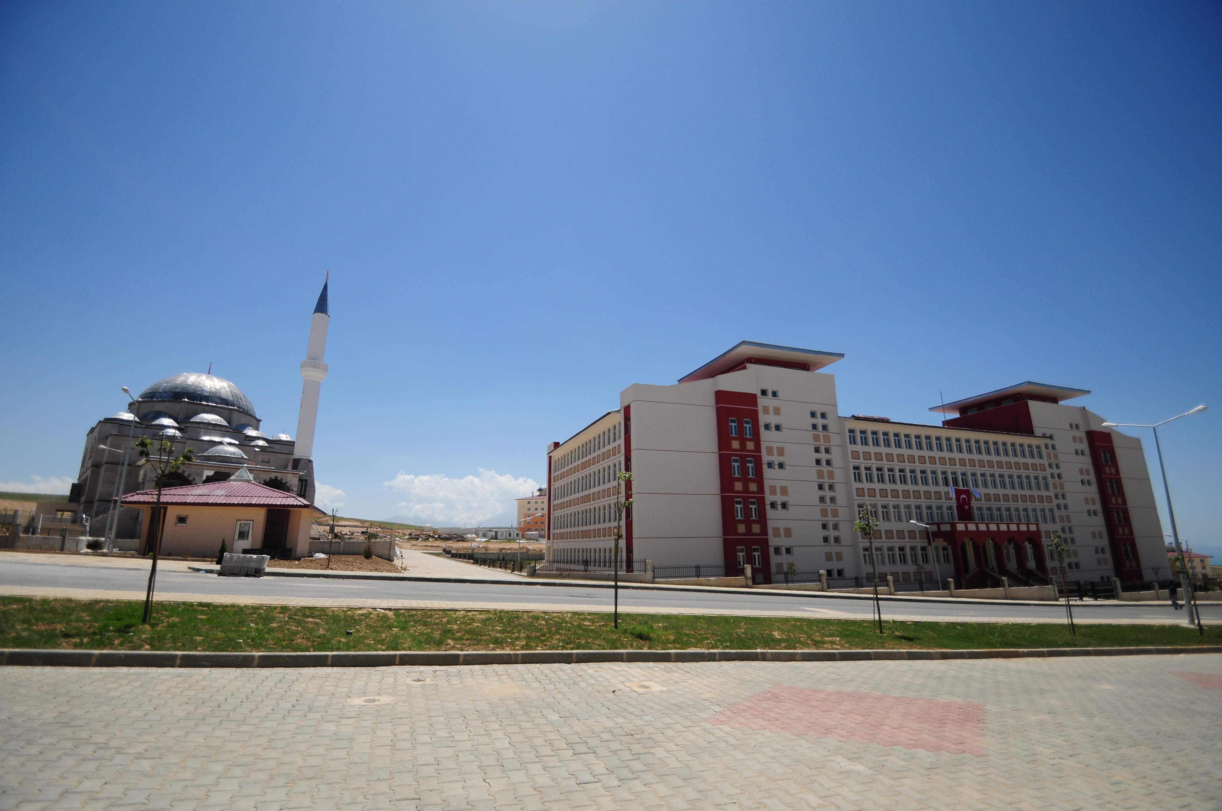 TOKİ 32 Derslikli Okul İnşaatı