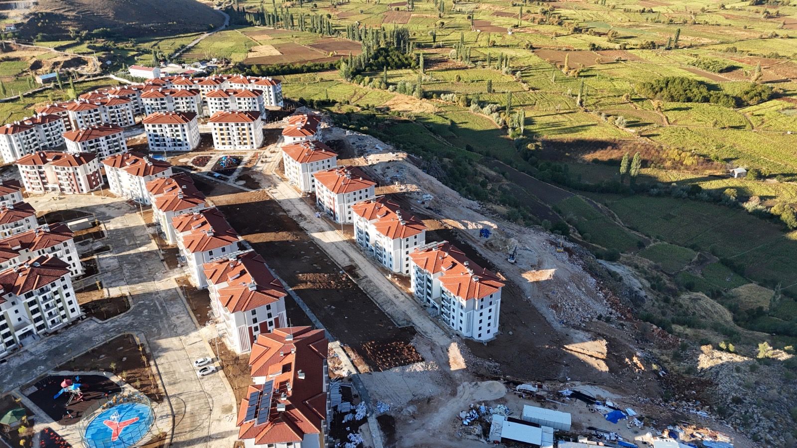 Adıyaman Çelikhan 3. Etap ve Tut Fethiye Mahallesi TOKİ Konut, Ticaret Merkezi ve Cami Projesi